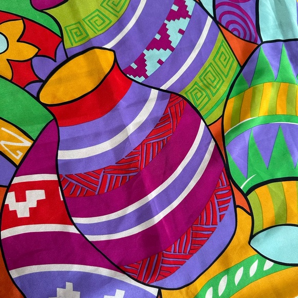 Vintage Adrienne Vittadini Colourful Vases printed Silk Square Scarf 33x33” - Picture 6 of 6